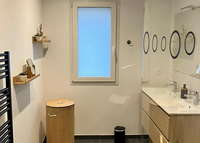 Holiday home Du Thone Sejour Au Calme En Lisiere De Foret