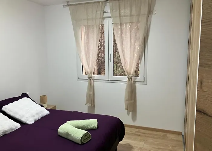 Holiday home Du Thone Sejour Au Calme En Lisiere De Foret